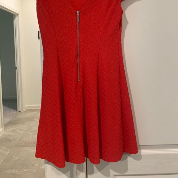 Red Dress - Picture 2 of 2